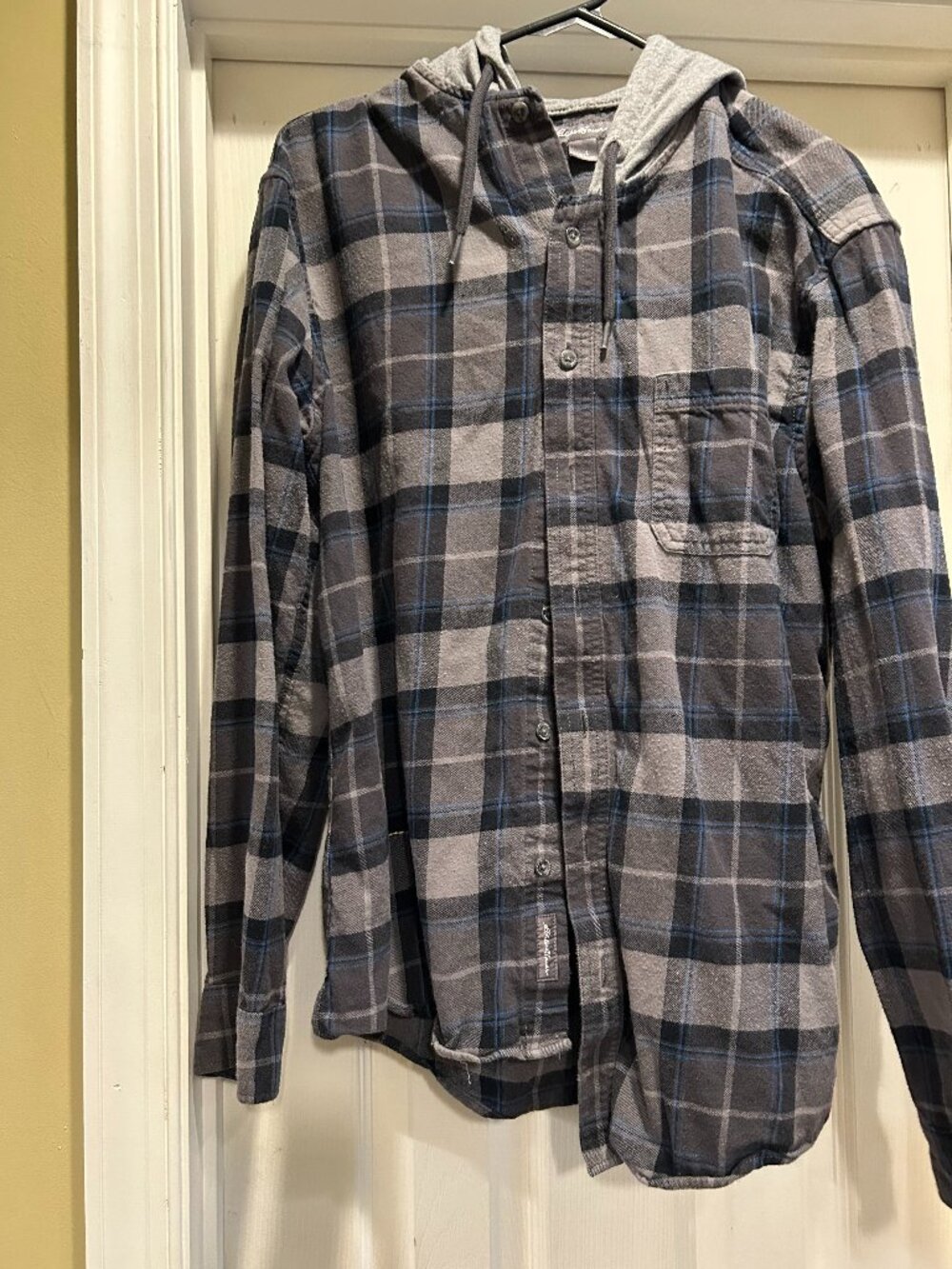 Men's Size Large Eddie Bauer Hooded Shirt